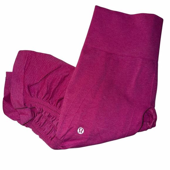 Lululemon Pants - Lululemon Seamless High-Rise Leggings Women’s Size 6 Magenta Berry Cropped
